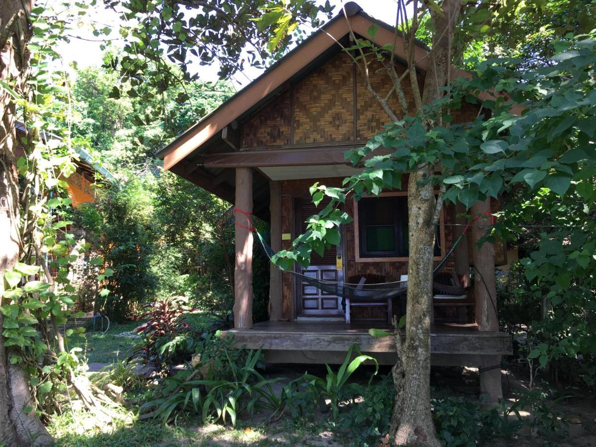 Starlight Beach Resort Koh Phayam Dış mekan fotoğraf