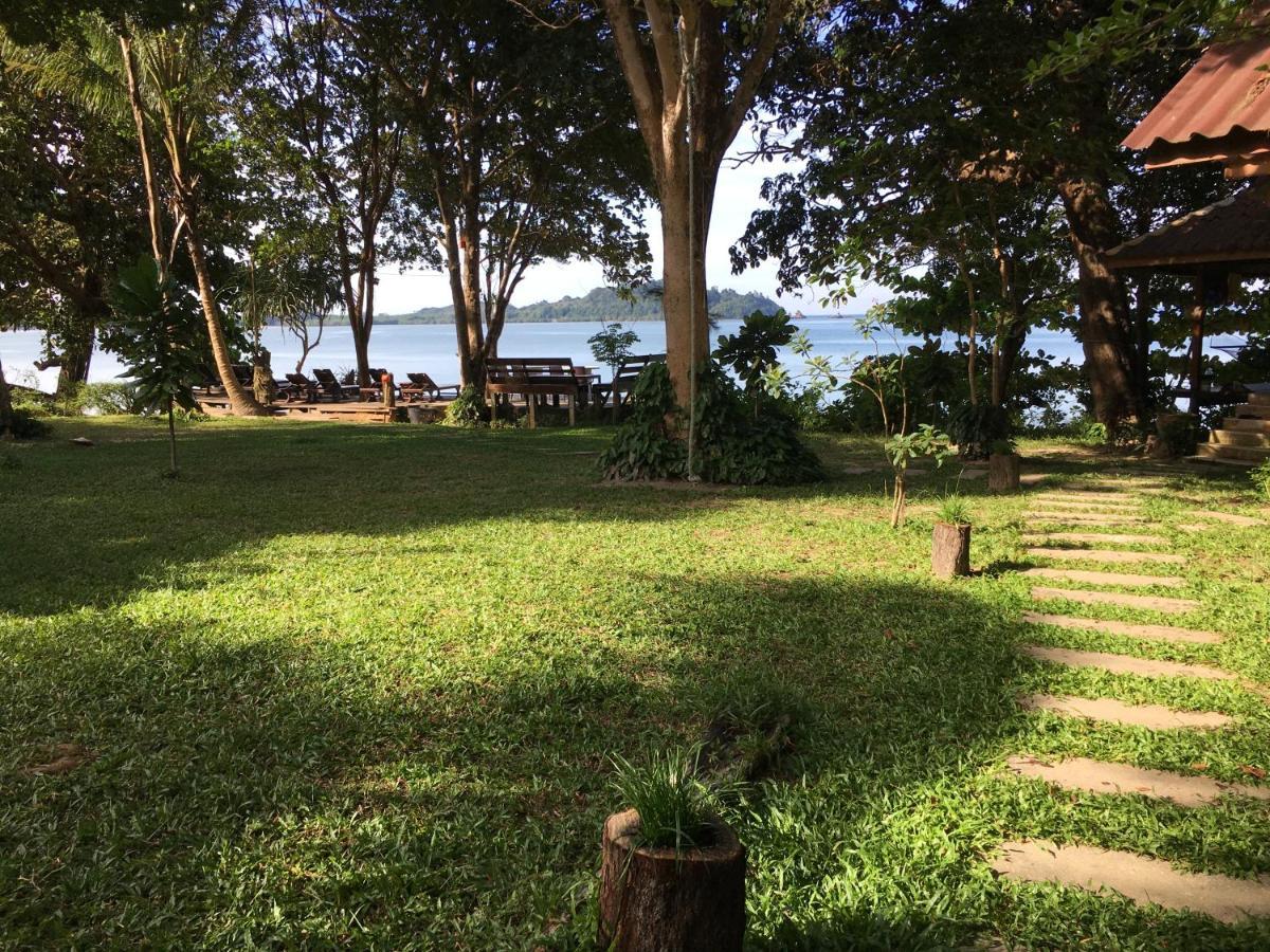 Starlight Beach Resort Koh Phayam Dış mekan fotoğraf