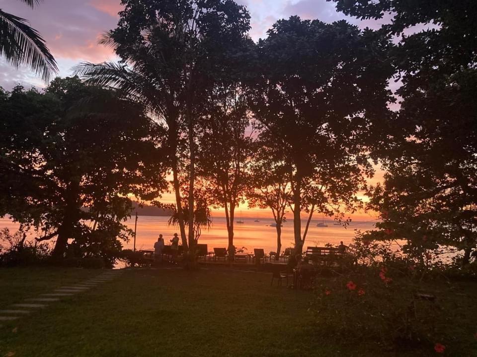 Starlight Beach Resort Koh Phayam Dış mekan fotoğraf