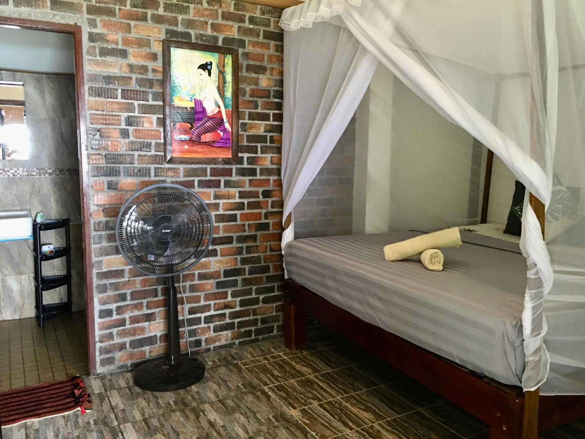 Starlight Beach Resort Koh Phayam Dış mekan fotoğraf