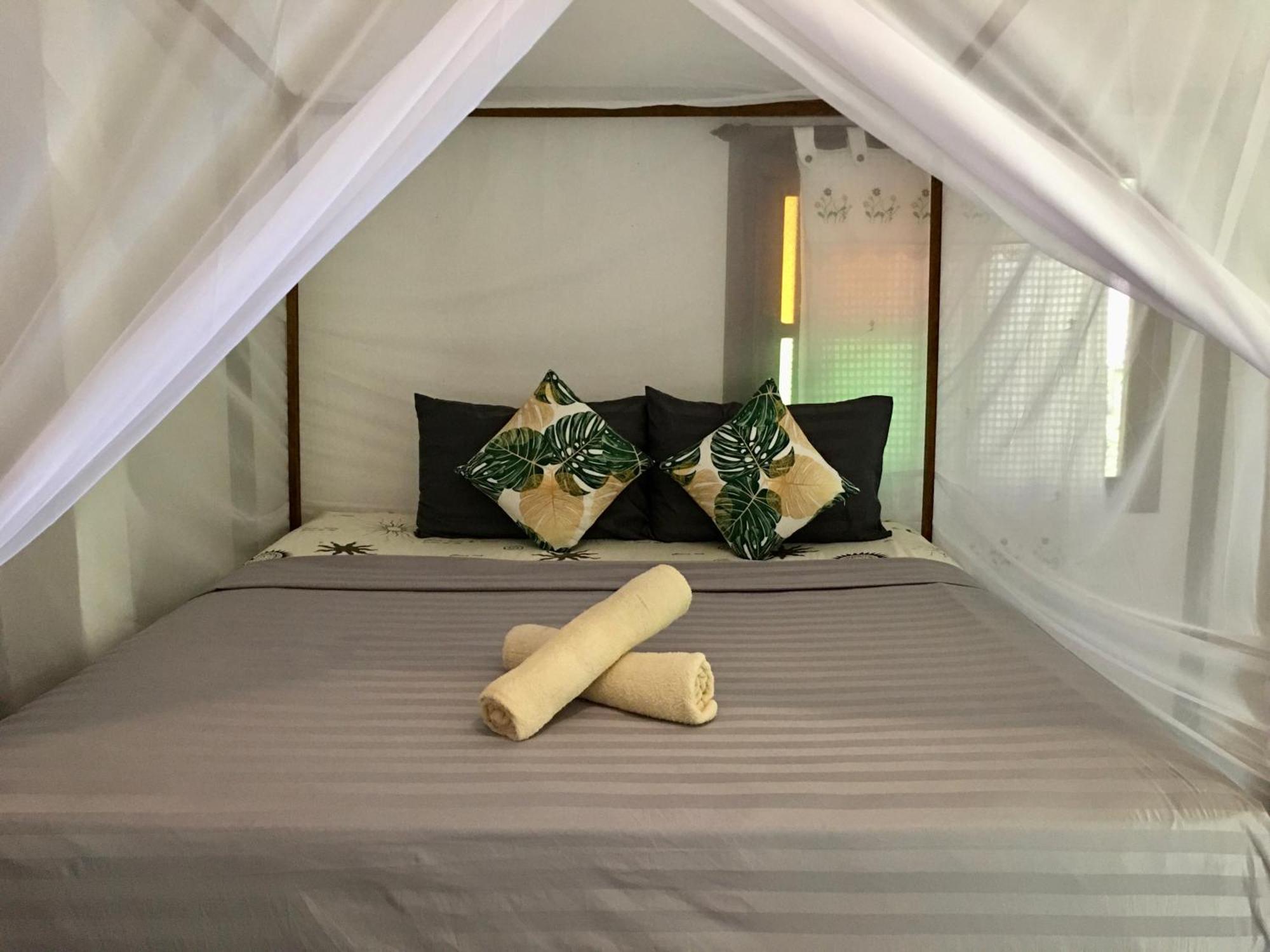 Starlight Beach Resort Koh Phayam Dış mekan fotoğraf