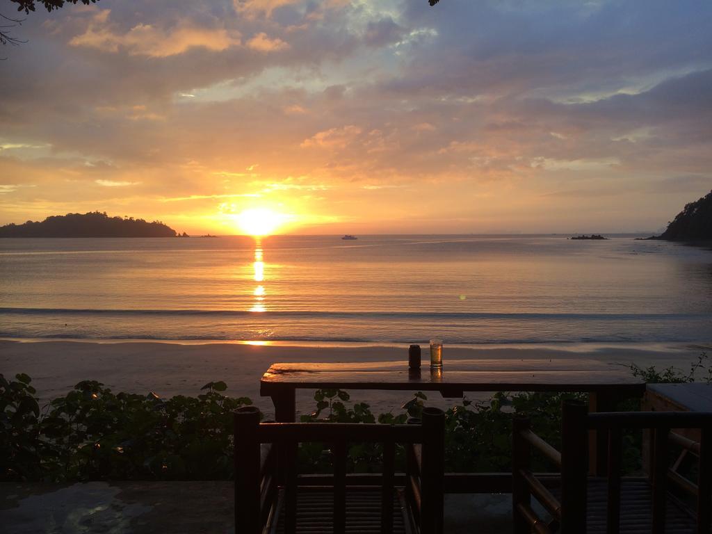 Starlight Beach Resort Koh Phayam Dış mekan fotoğraf