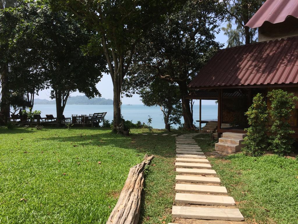 Starlight Beach Resort Koh Phayam Dış mekan fotoğraf